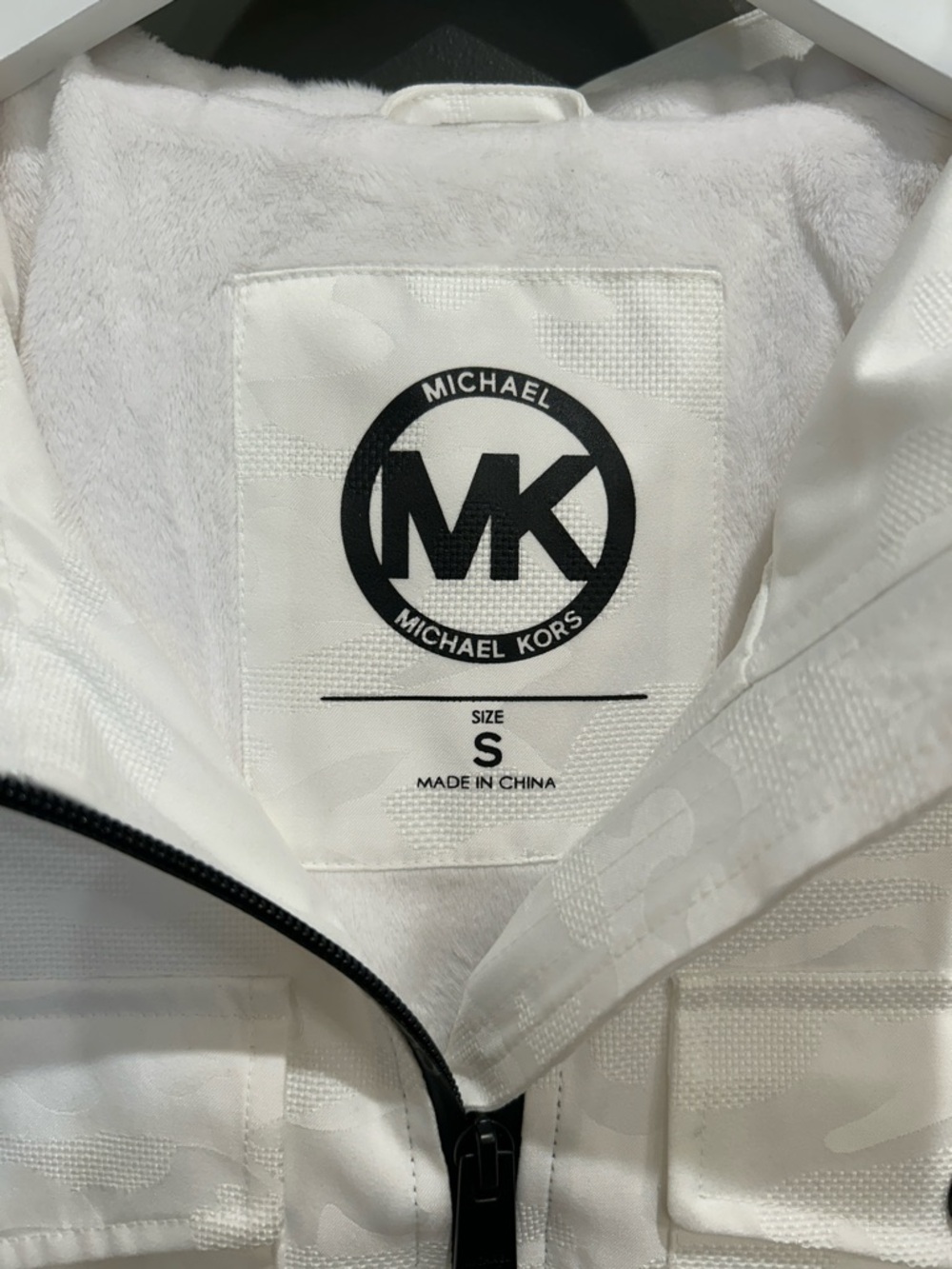 Michael Kors White Hooded Utility Jacket with Black Trim NWT - Picture 2 of 11
